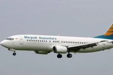 Bangkrut, Merpati Tetap...