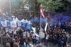 Bobotoh Geruduk Kantor...