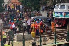 Kereta Argo Sindoro...