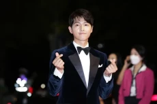 5 Artis Korea yang Pernah...