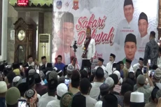 Ribuan Umat Muslim di...