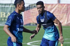 Latihan Perdana di Persib,...