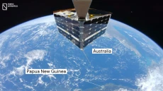 Pertama di Dunia, Satelit...