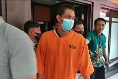 Foto Wanita Tanpa Sehelai...
