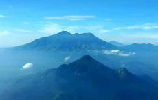 Pelari Lintas Alam Asal...