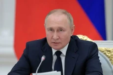 Putin Peringatkan Barat,...