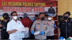 Curi Mobil Adik Sepupu,...