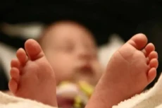 Cetak Sejarah, Bayi...