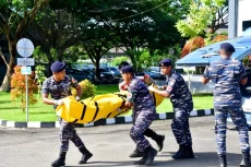 Bangun Kesadaran Masyarakat,...