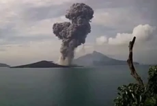 Tanpa Suara Dentuman,...