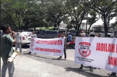 Gelar Unjuk Rasa, Pemuda...
