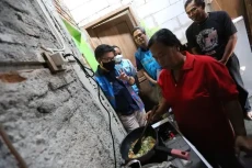 Tekan Ketergantungan...