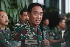 Senjata dalam Tricon...