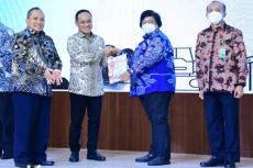 BPK Serahkan LHP ke...