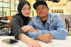 Akan Menikah dengan...