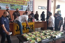Polres Jakpus Musnahkan...