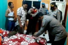 Sedang Asyik Mandi Keringat...