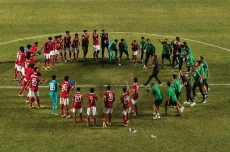 Indonesia Bertahan di...