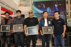 Kembali Bangkitkan Musik...