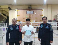 Bayar Denda Rp200 Juta,...