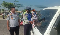 Petugas Dinas Perhubungan...