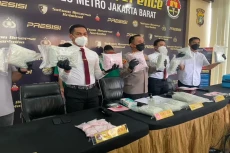 Polres Jakbar Sita 101.355...