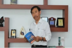 Guru Besar UGM dan 28...