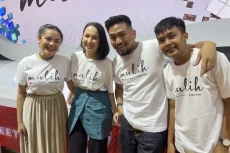 Debut Jadi Sutradara,...