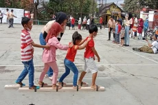 2 Tahun Mati Suri, Warga...