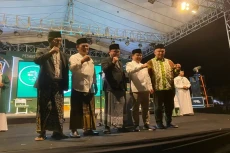 Dukung Kemajuan Pesantren,...