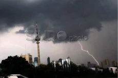 Prakiraan Cuaca Jakarta,...