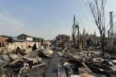 40 Rumah Terbakar di...