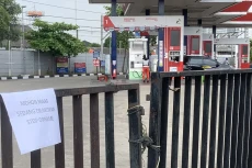 BBM Naik, SPBU Seberang...