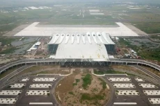 Terus Bakar Uang, Bandara...