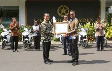 Dukung Transisi Energi...