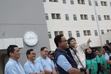 Momen Anies saat Gendong...