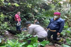 Warga Sukabumi Gempar,...