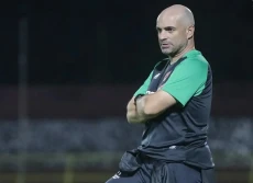 PSM Makassar vs Persebaya...