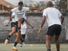 Bali United vs Dewa...
