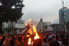 Unjuk Rasa di Patung...