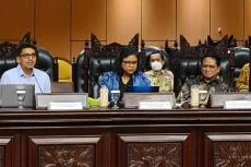 Airlangga Perintahkan...