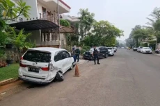 Gempar! Pengendara Tabrak...