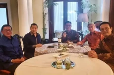 Hary Tanoe Makan Malam...