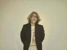 Tampilkan Ludruk Perempuan-Perempuan...