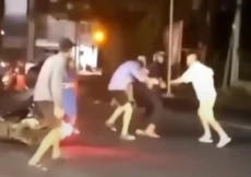 Viral! Bule vs Bule...