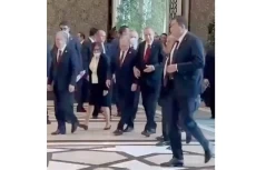 Digandeng Erdogan, Vladimir...