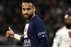 Neymar Semringah Lakoni...