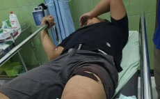 Asyik Makan Kupang,...