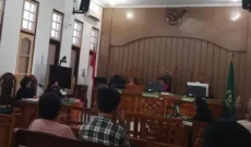Jual Sabu ke Polisi,...