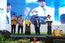 Berpantun di Muktamar...